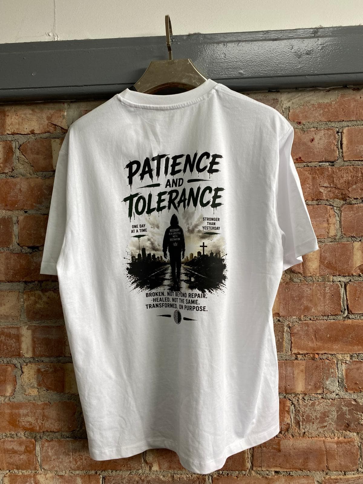 T shirt in White